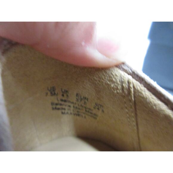 Like new Naturalizer  authentic Maxwell Sand Drift Flat (Size 7.5 N Narrow) - Picture 3 of 5